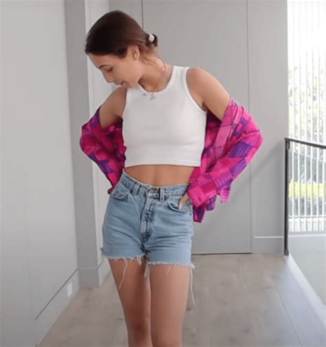 emma chamberlain prada outfit|emma chamberlain hairstyles.